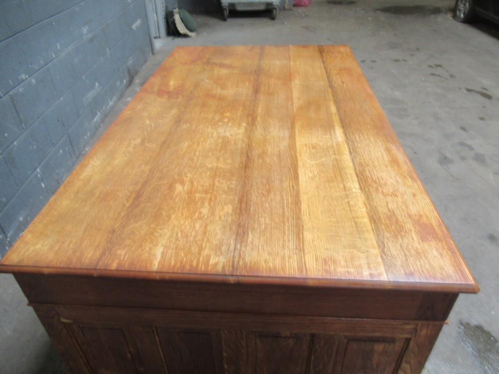 Large oak knee hole desk View V
