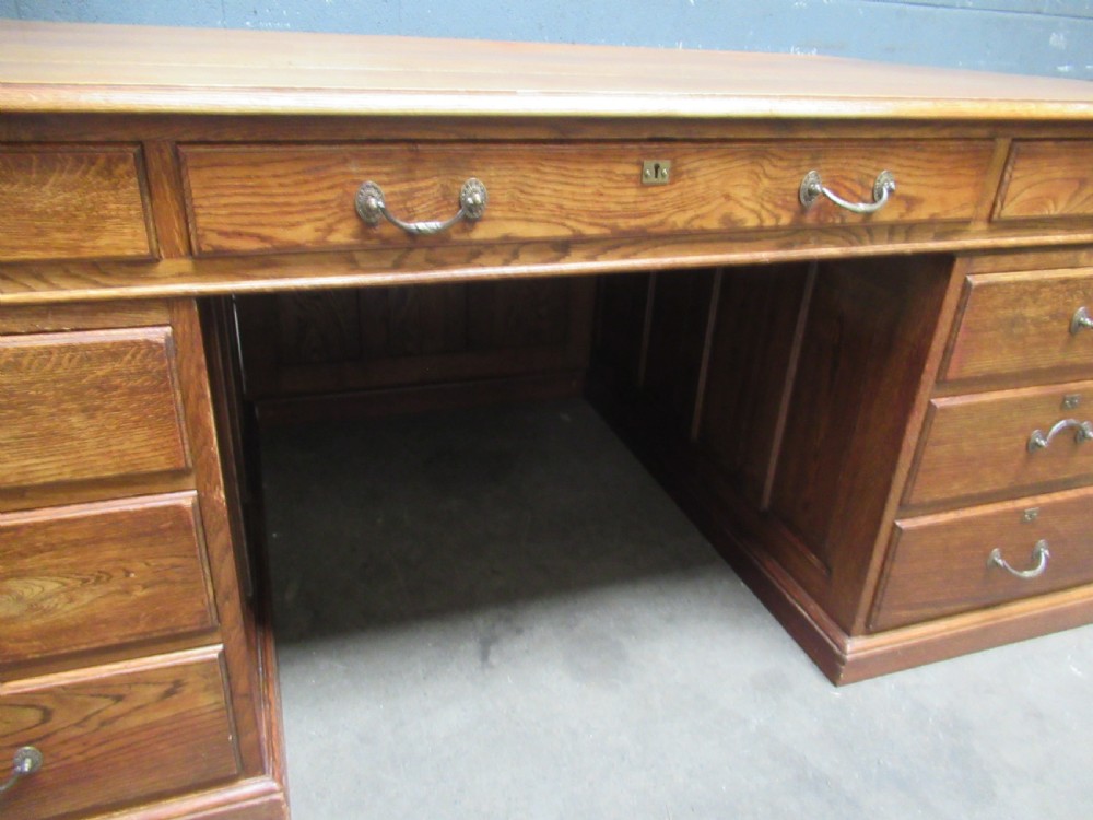 Large oak knee hole desk View VII