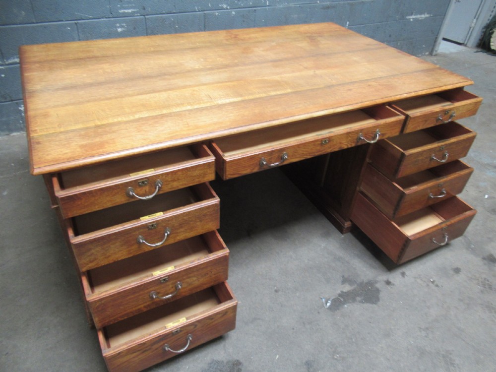 Large oak knee hole desk View IX