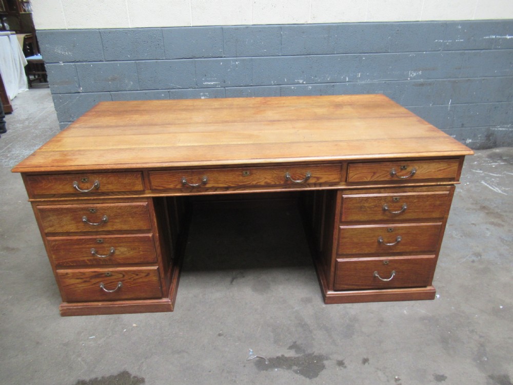 Large oak knee hole desk View XI
