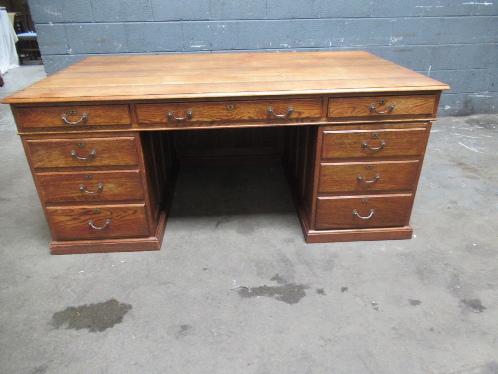 Large oak knee hole desk