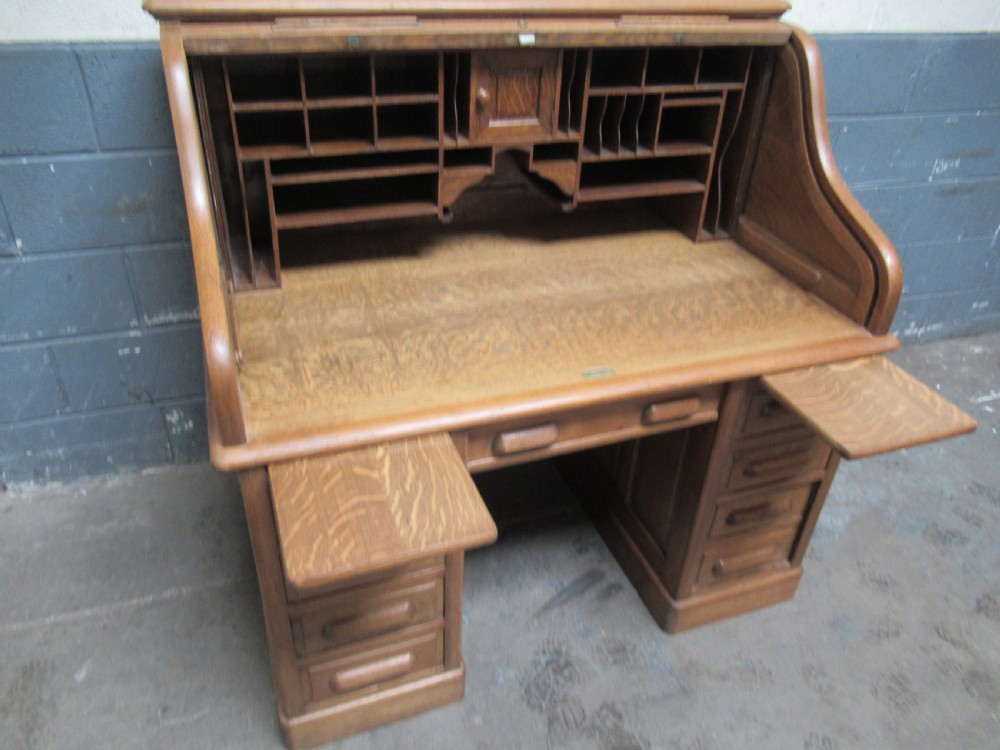 Large light oak roll top desk View XIV