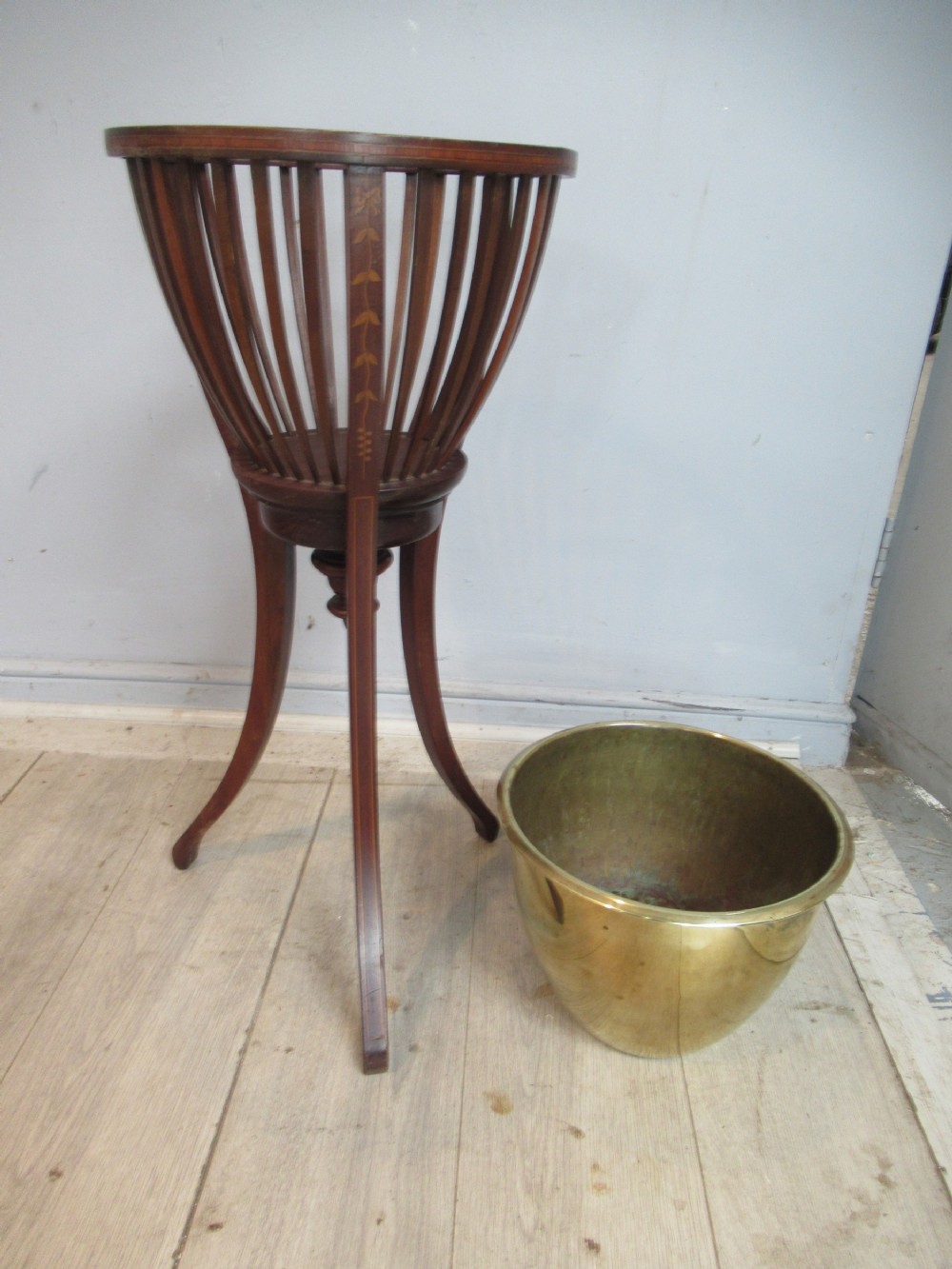 Edwardian mahogany plant holder 