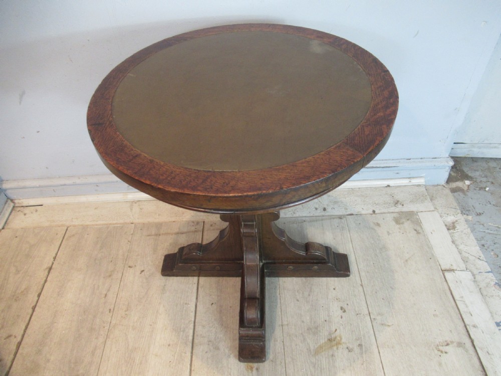 Small  oak  side or lamp table by Waring and Gillows View IV