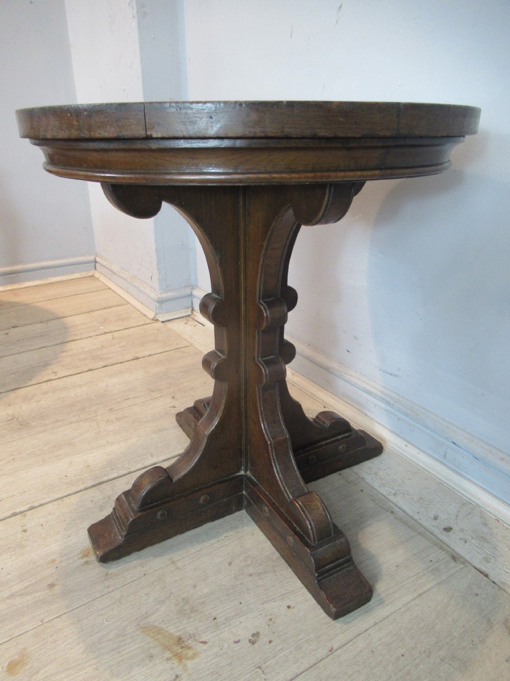 Small  oak  side or lamp table by Waring and Gillows