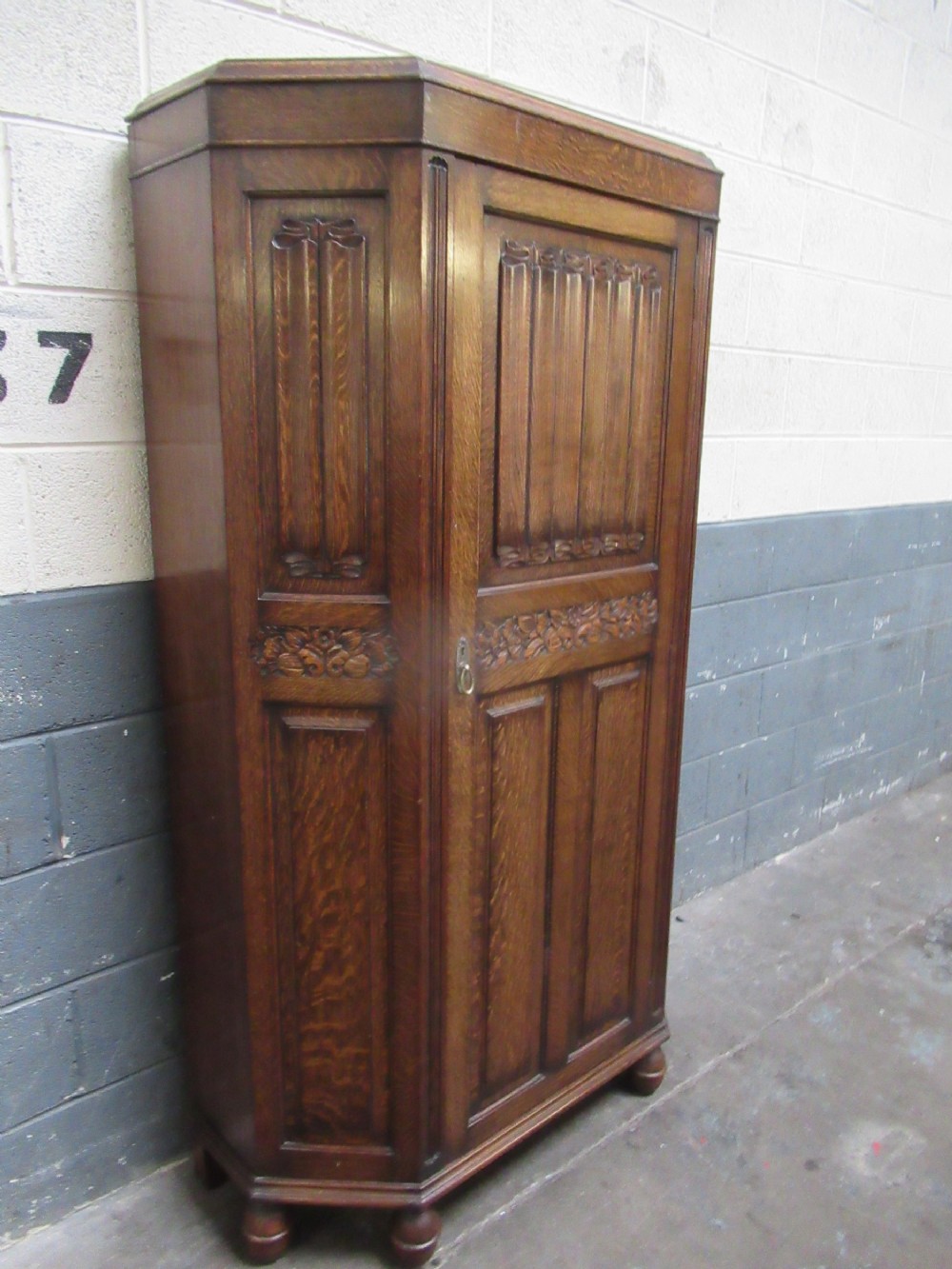Oak 1920s hall wardrobe 