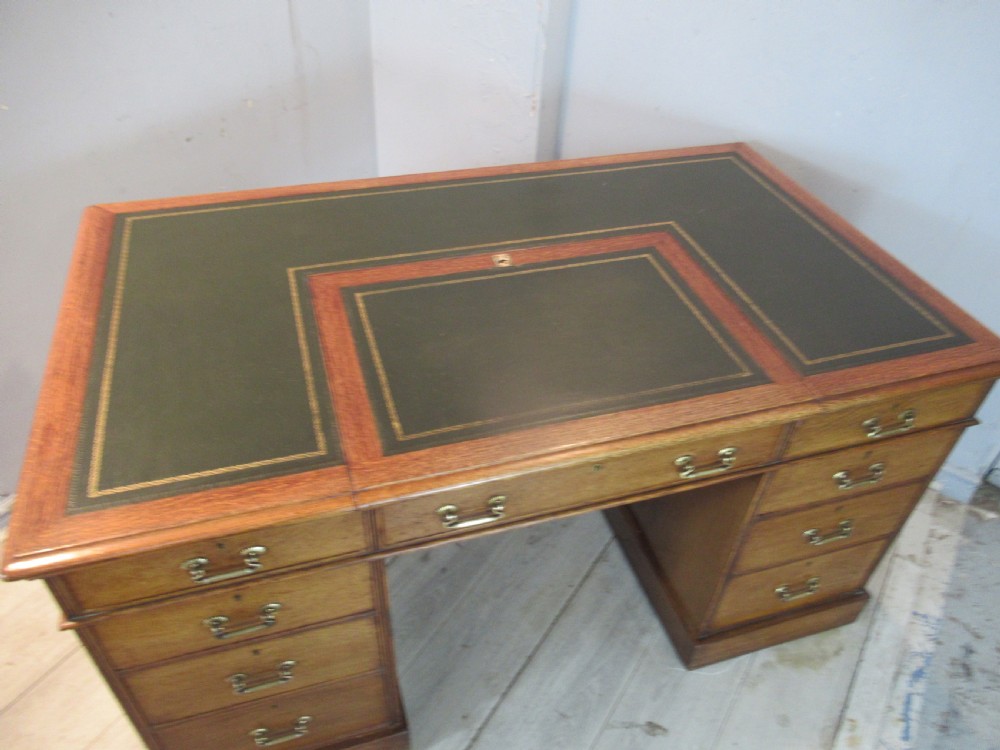 Late Victorian  oak knee hole   desk View II