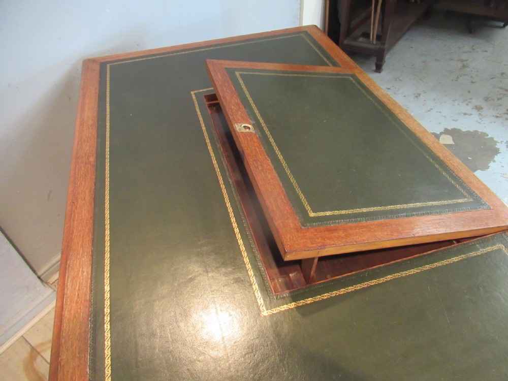 Late Victorian  oak knee hole   desk View IV
