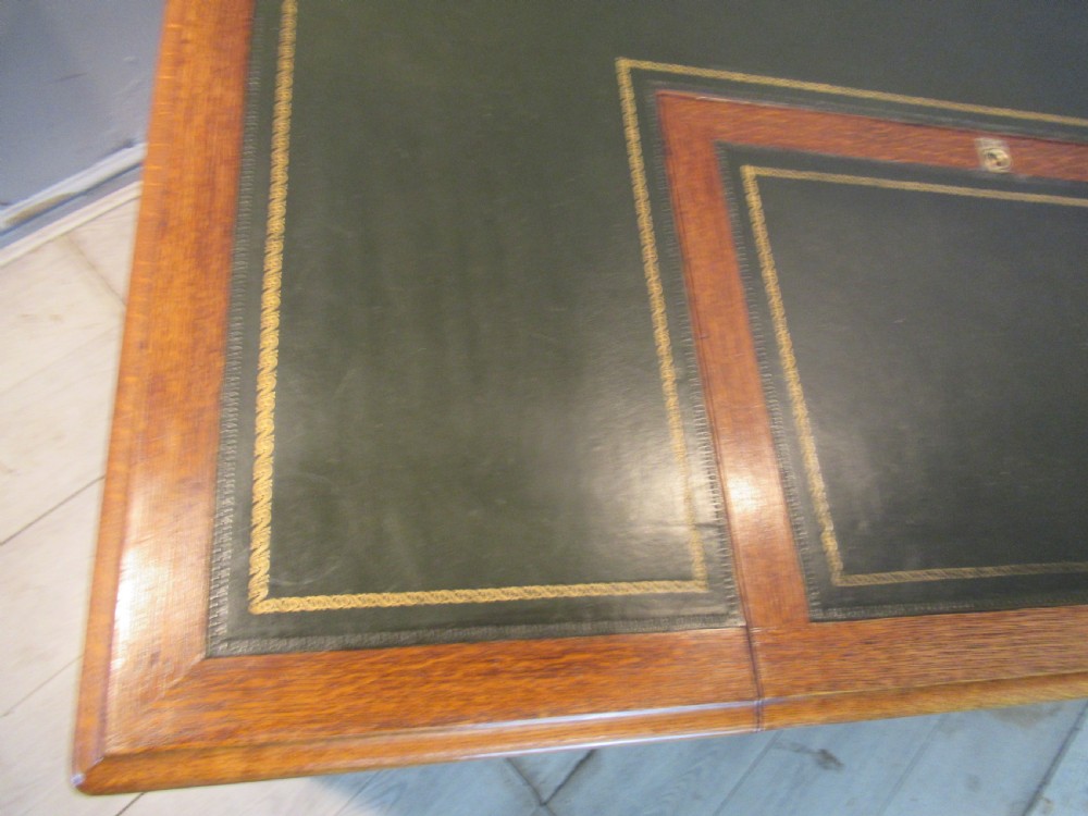 Late Victorian  oak knee hole   desk View X