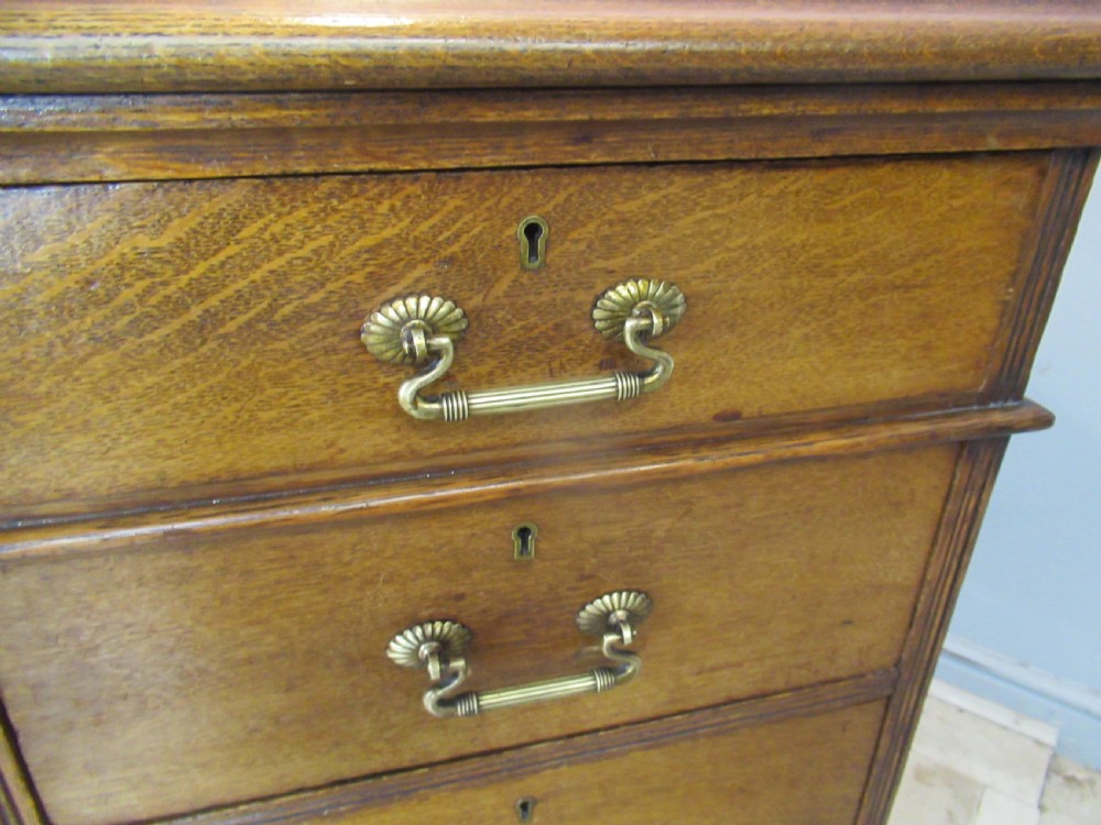 Late Victorian  oak knee hole   desk View XV