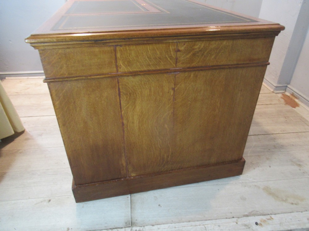 Late Victorian  oak knee hole   desk View XVI