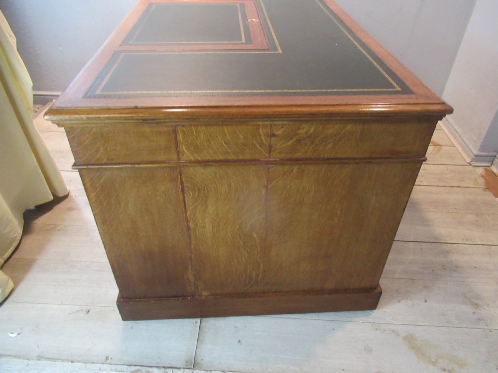 Late Victorian  oak knee hole   desk View XVII