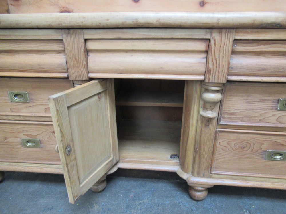 Large 19th century   pine dresser  View IX