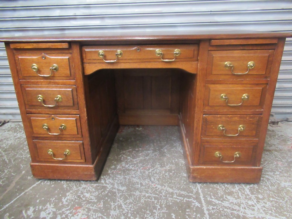 Oak 1920s   knee hole desk  View II