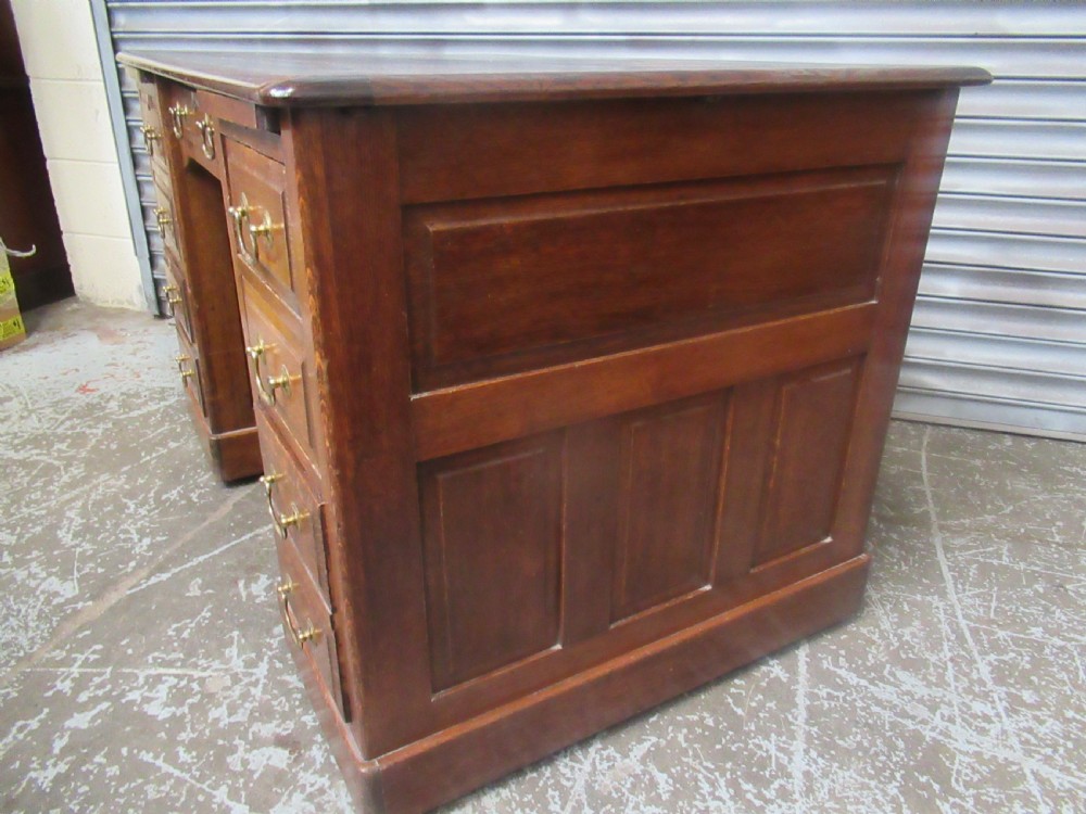 Oak 1920s   knee hole desk  View VII