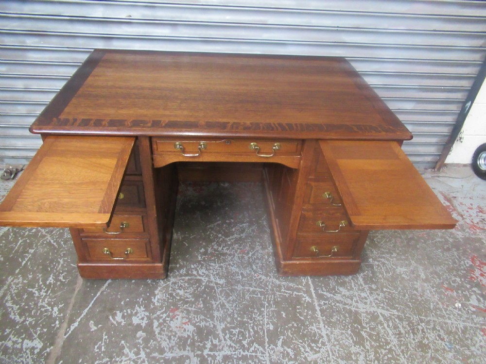 Oak 1920s   knee hole desk  View XI