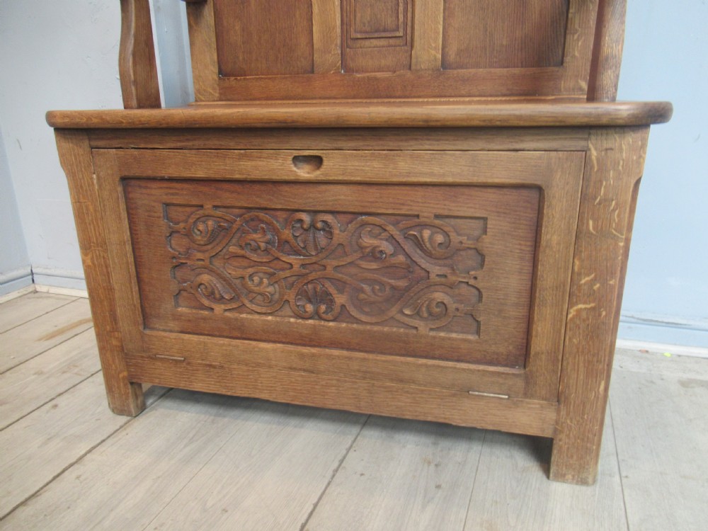 Oak     lid  bench seat  View VI