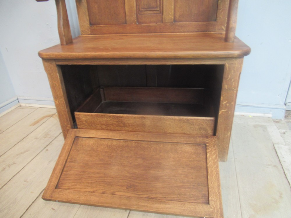 Oak     lid  bench seat  View VII