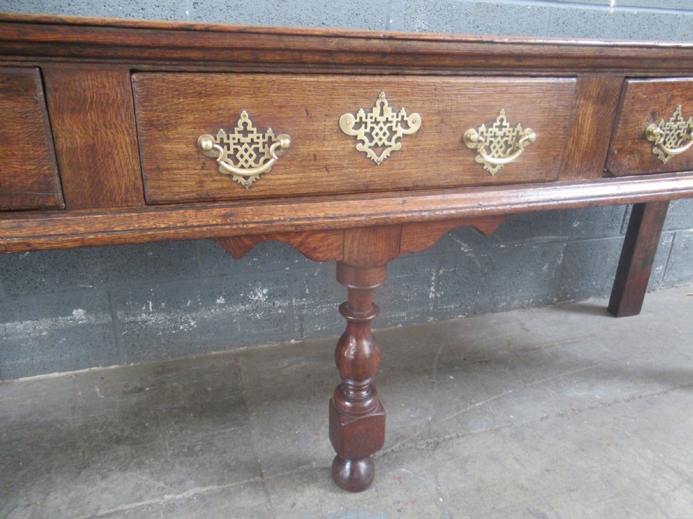 Large 18th century   oak dresser      View VI