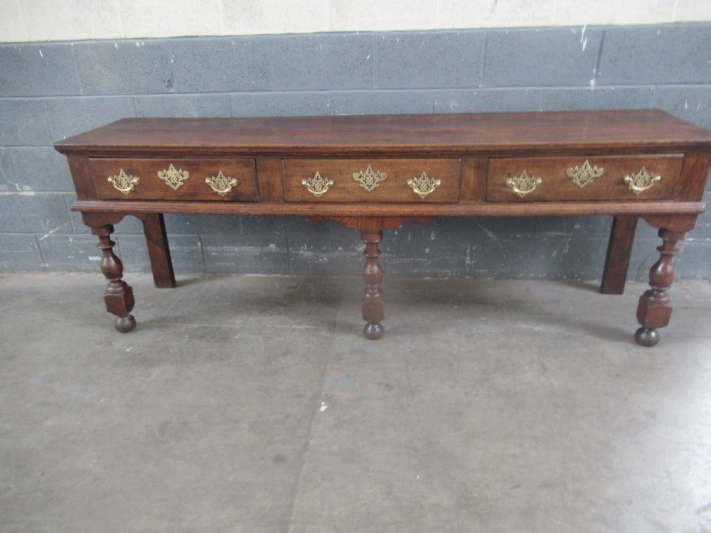 Large 18th century   oak dresser      View XIV