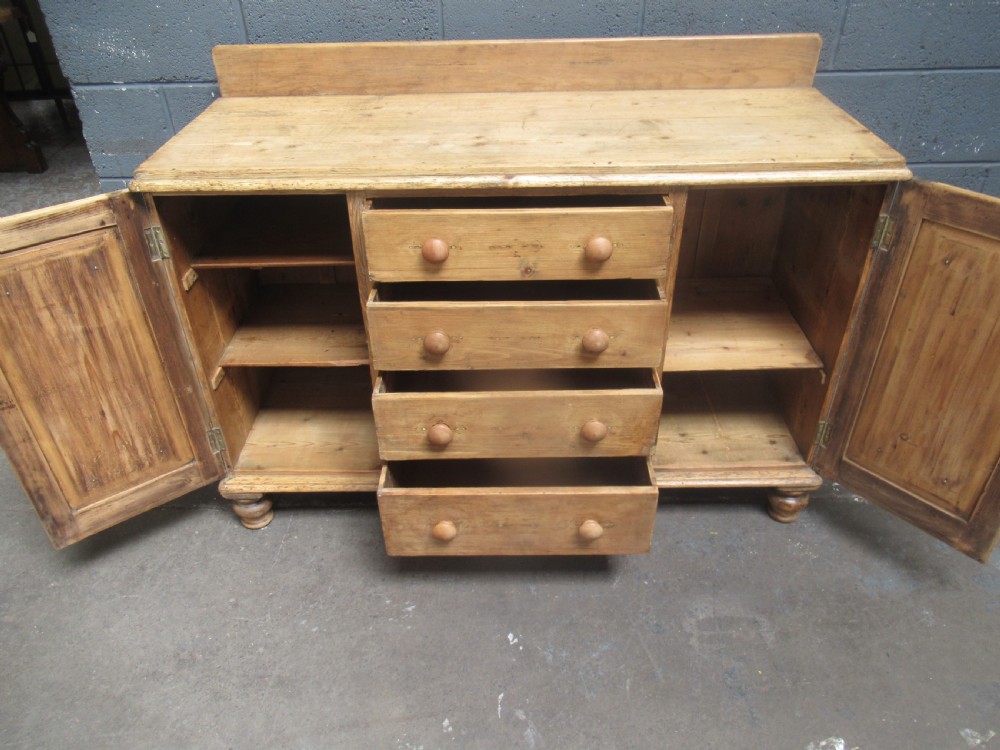 Victorian rustic pine dresser    base View VI