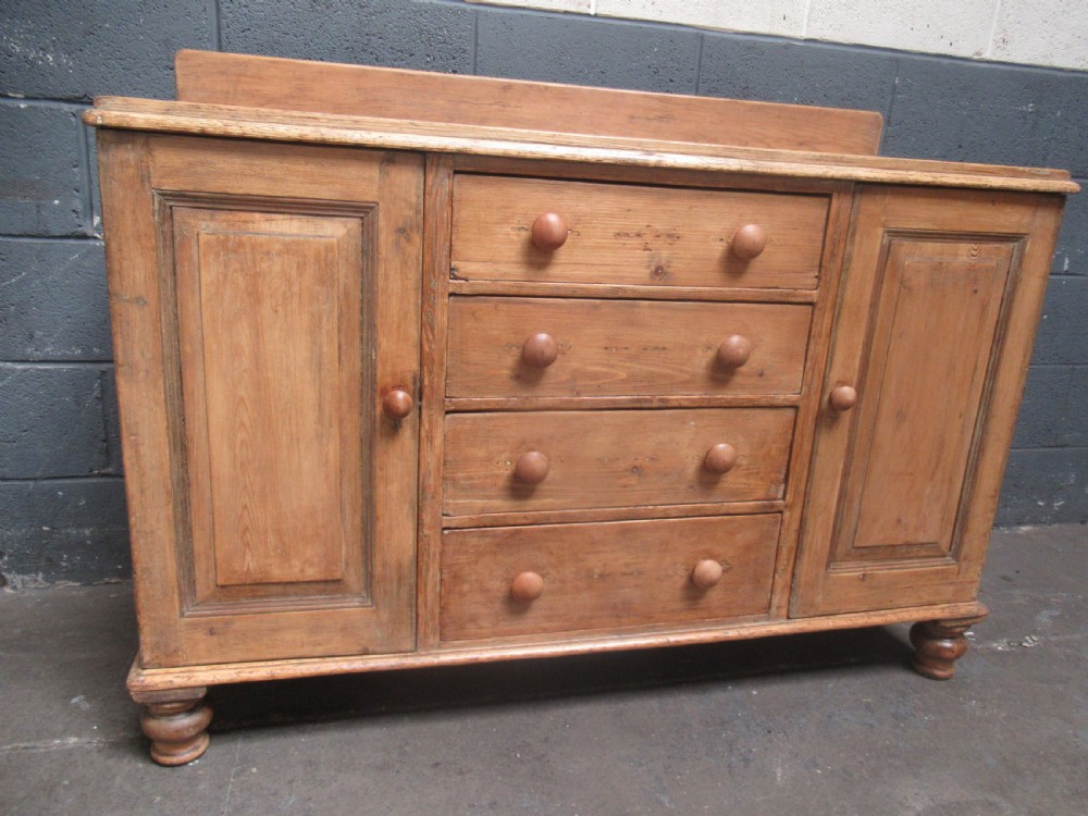 Victorian rustic pine dresser    base View IX