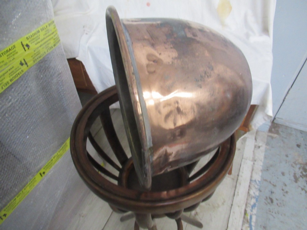 Bentwood plantstand View VII