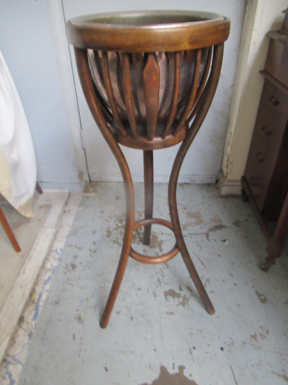 Bentwood plantstand