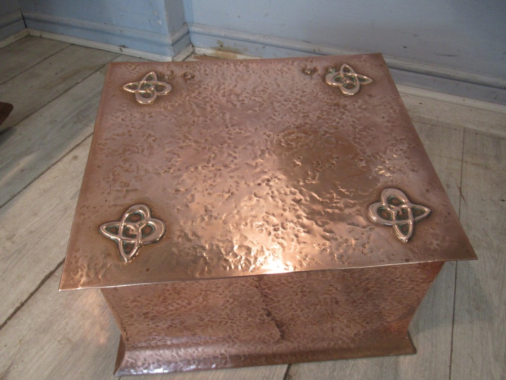 Arts  and Crafts  copper  coal bin View X