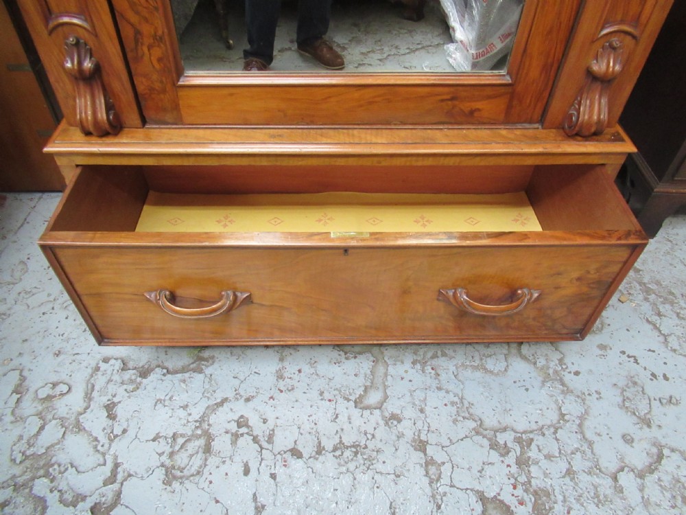 Victorian walnut    wardrobe  View VIII