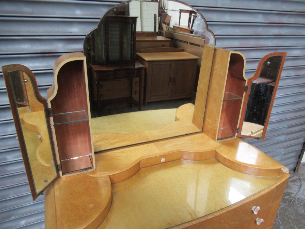 Art Deco    birds eye maple dressing table View VI