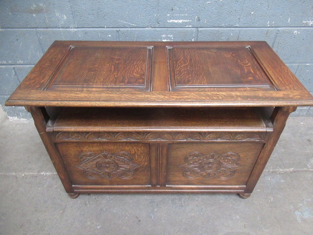 A 1920s  oak Monks bench seat View III