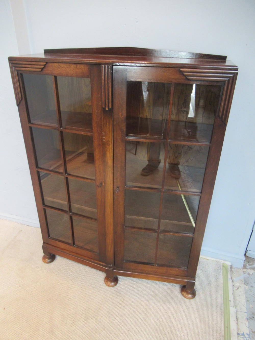 Oak 1930s    two door bookcase View II
