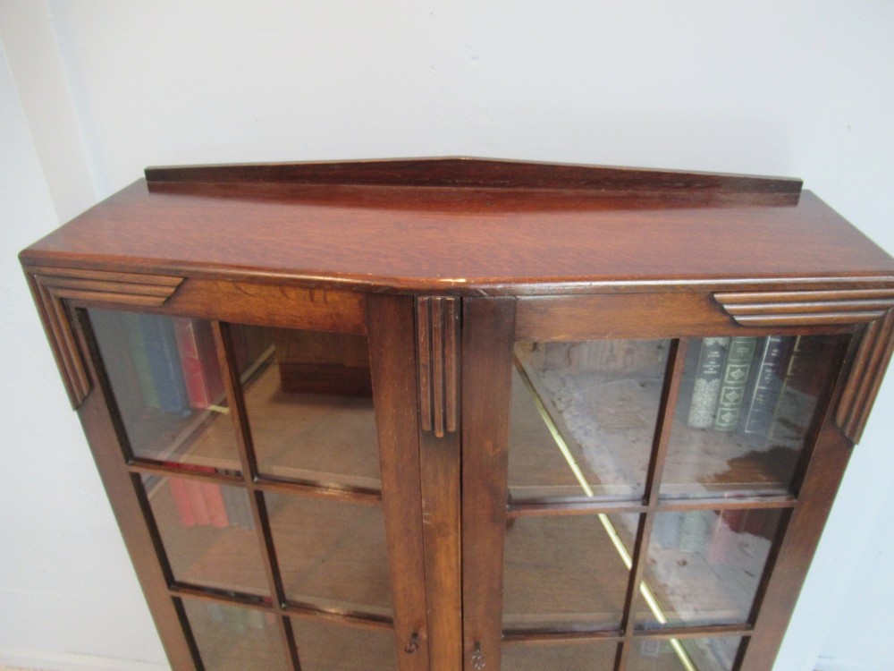 Oak 1930s    two door bookcase View IV