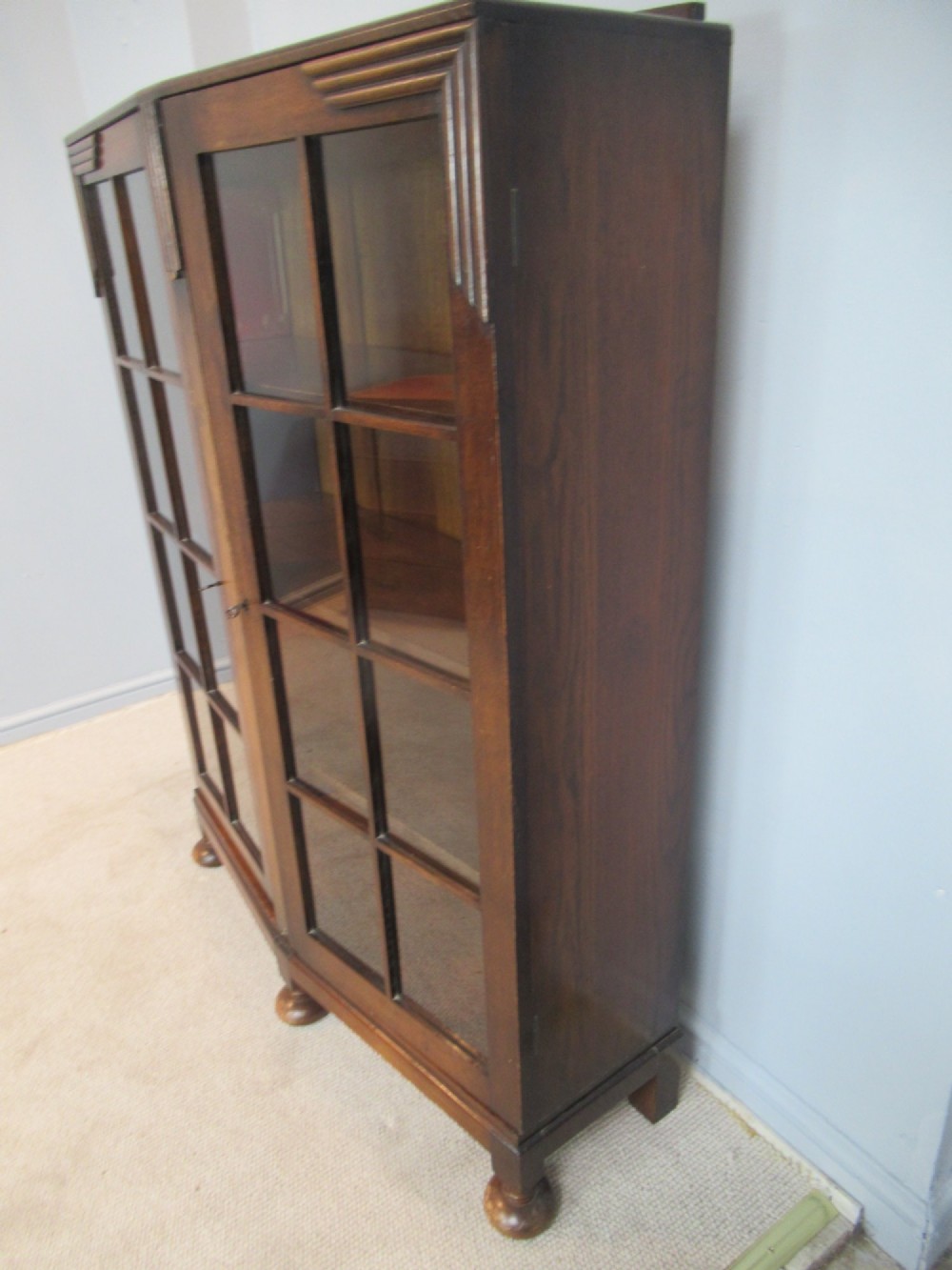 Oak 1930s    two door bookcase View VI
