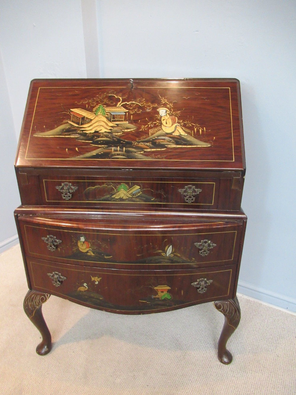 Walnut   writing bureau  with Chinoiserie   decoration View XI