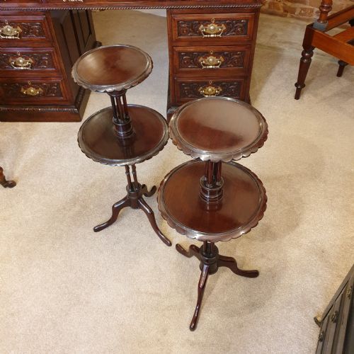 PAIR OF TWO TIER MAHOGANY OCCASIONAL TABLES PREVIOUSLY FROM A SURREY COUNTRY ESTATE - ADDITIONAL PHOTO 4