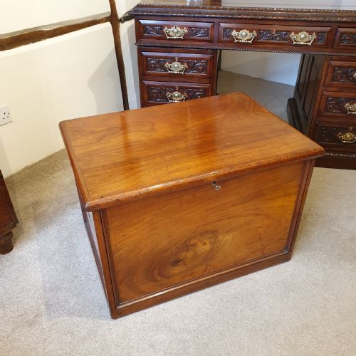 VICTORIAN MAHOGANY CHEST LINED IN A WILLIAM MORRIS FABRIC - ADDITIONAL PHOTO 1