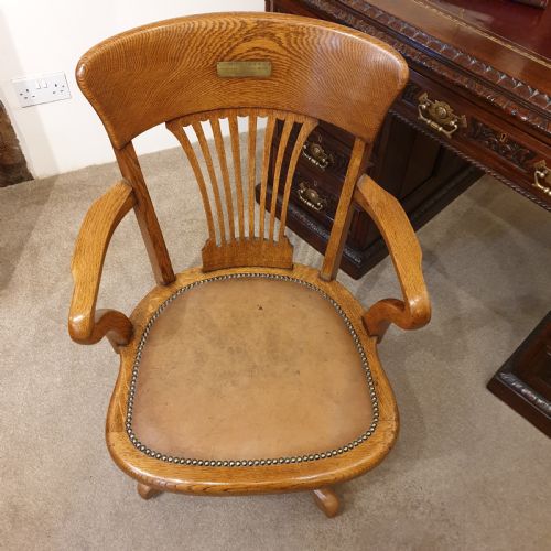 LIGHT OAK LEATHER SEATED REVOLVING DESK CHAIR PRESENTED TO W DEEDES BY THE PAST PRESENT BOYS IN 1912 - ADDITIONAL PHOTO 3