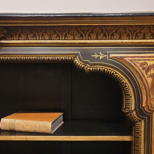 AN EBONISED OPEN BOOKCASE WITH GILDED FAUX BOULLE DECORATION - ADDITIONAL PHOTO 2