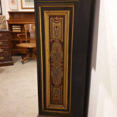 AN EBONISED OPEN BOOKCASE WITH GILDED FAUX BOULLE DECORATION - ADDITIONAL PHOTO 5