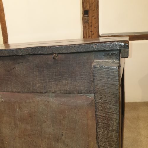 MID 17TH CENTURY OAK COFFER WITH ORIGINAL FEUR DE LIS CARVED DECORATION - ADDITIONAL PHOTO 4