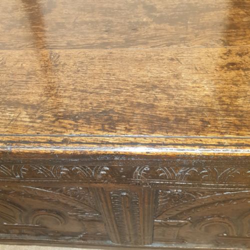 MID 17TH CENTURY OAK COFFER WITH ORIGINAL FEUR DE LIS CARVED DECORATION - ADDITIONAL PHOTO 5