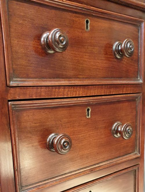 19TH CENTURY MAHOGANY PEDESTAL DESK - ADDITIONAL PHOTO 2