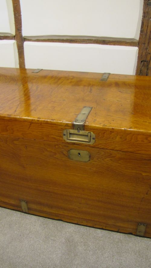 19TH CENTURY BRASSBOUND CAMPHOR WOOD CHEST A VERY LARGE EXAMPLE ORIGINALLY OWNED BY A FAMILY FROM NEW YORK - ADDITIONAL PHOTO 6