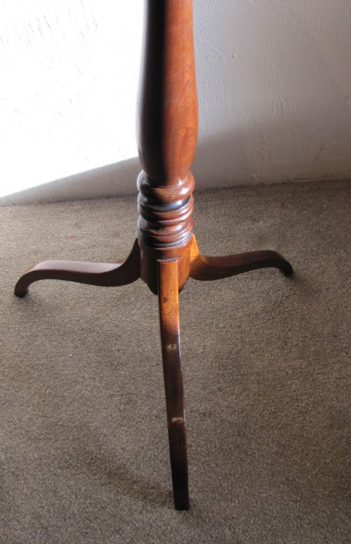 AN EARLY 19TH CENTURY MAHOGANY TILTTOP OCCASIONAL TABLE - ADDITIONAL PHOTO 4