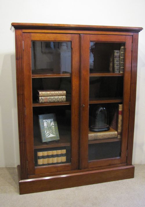 A GLAZED MAHOGANY BOOKCASE AWARDED AS A PRIZE FOR SOLO SINGING IN 1891 ST ANDREWS CHOIR SCHOOL IN LONDON - ADDITIONAL PHOTO 7
