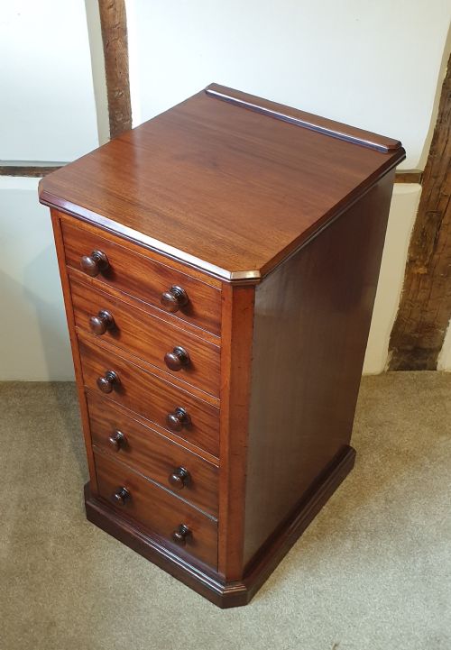 19th century flight of mahogany drawers - CATEGORY: ANTIQUE CUPBOARDS - DATED 1870