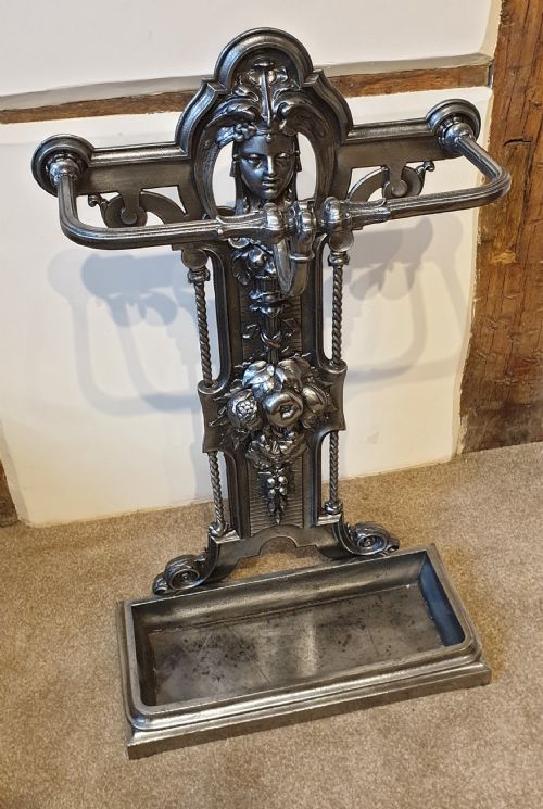 a fine late 19th century cast iron stick stand - CATEGORY: ANTIQUE MISCELLANEOUS - DATED 19TH CENTURY