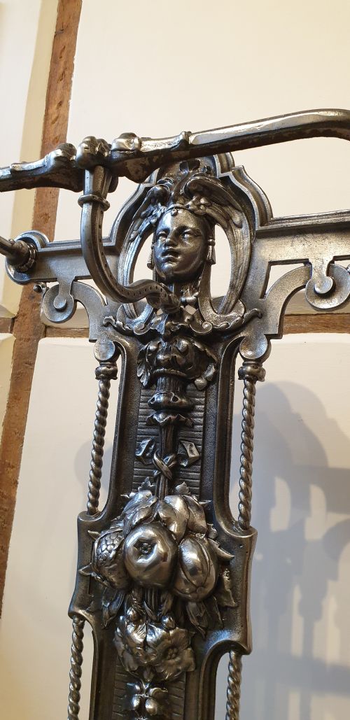 A FINE LATE 19TH CENTURY CAST IRON STICK STAND - ADDITIONAL PHOTO 3